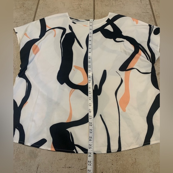 Shein Curve Abstract Print Blouse T-shirt - 1XL - Picture 5 of 5